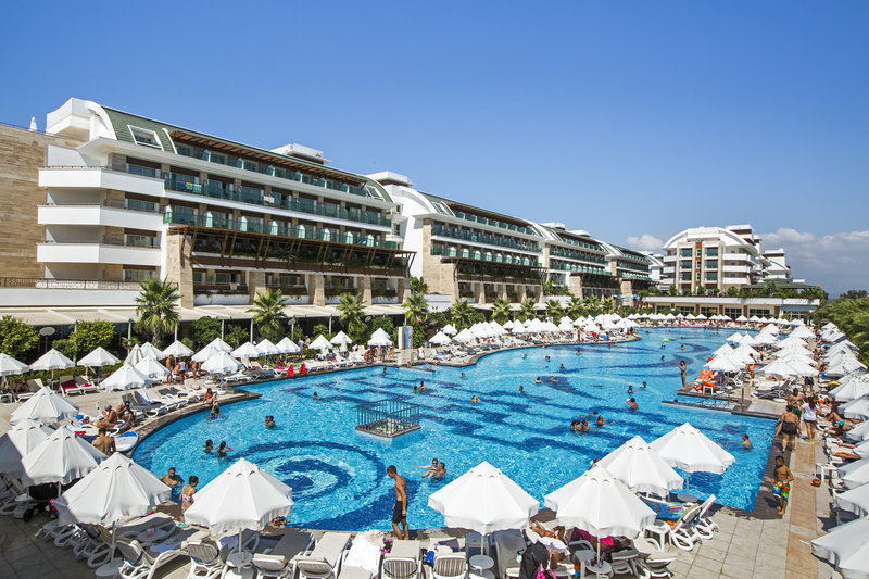 Crystal Waterworld Resort & Spa 1