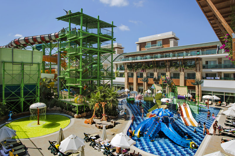 Crystal Waterworld Resort & Spa 2