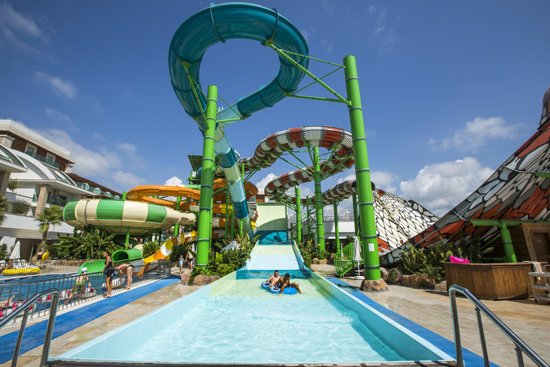 Crystal Waterworld Resort & Spa 3