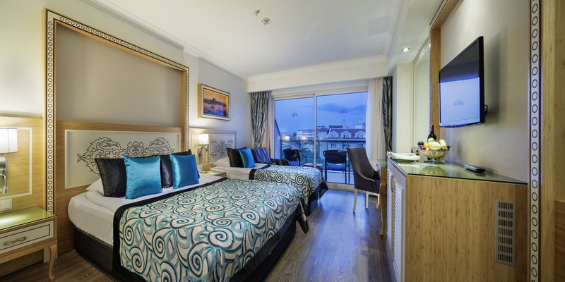 Crystal Waterworld Resort & Spa 8