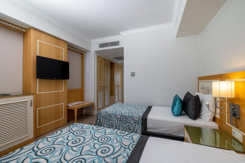 Crystal Waterworld Resort & Spa 40