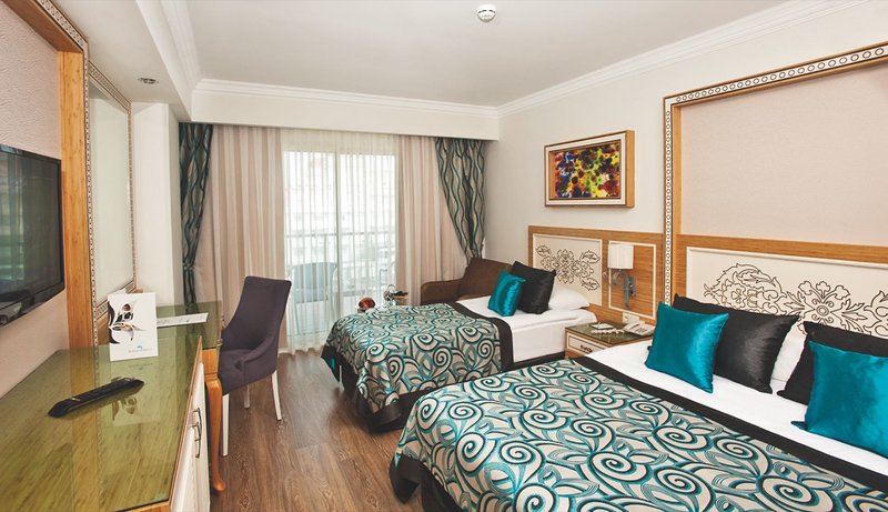 Crystal Waterworld Resort & Spa 3