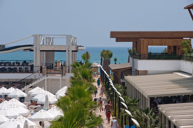 Crystal Waterworld Resort & Spa 11