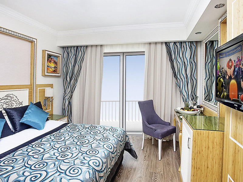Crystal Waterworld Resort & Spa 3