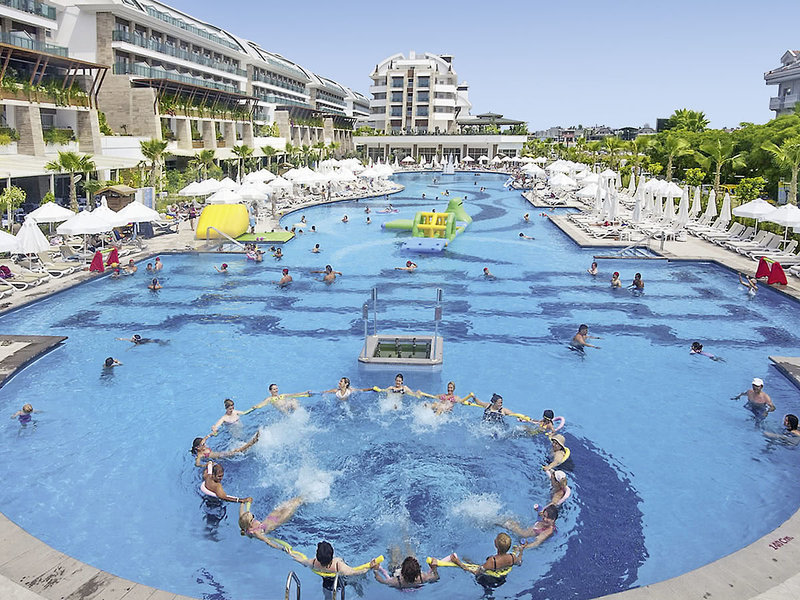 Crystal Waterworld Resort & Spa 5
