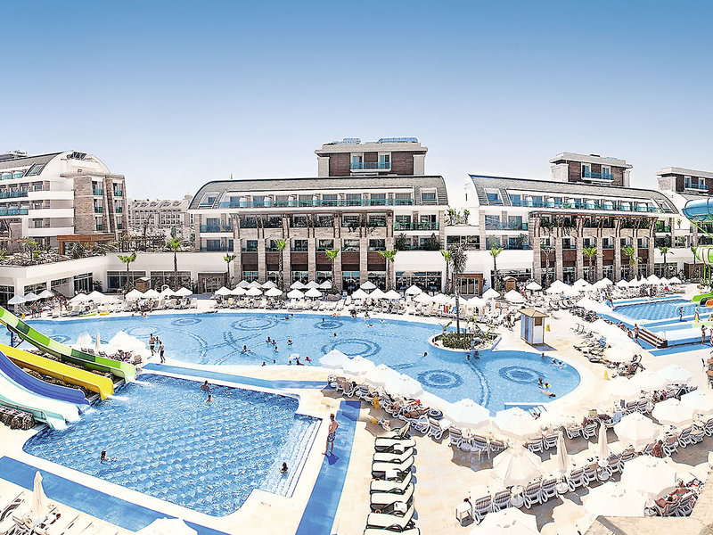 Crystal Waterworld Resort & Spa 8