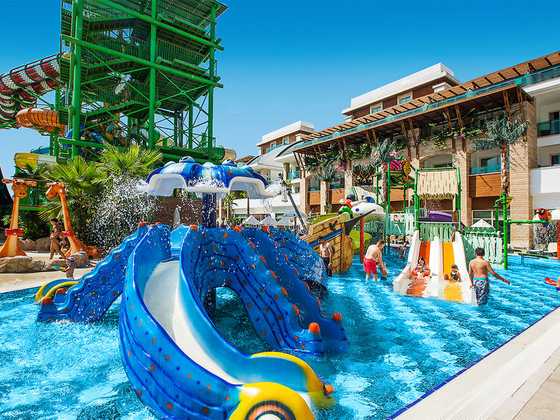 Crystal Waterworld Resort & Spa 14