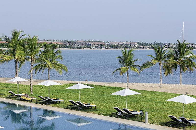 Amaya Beach Pasikudah 8