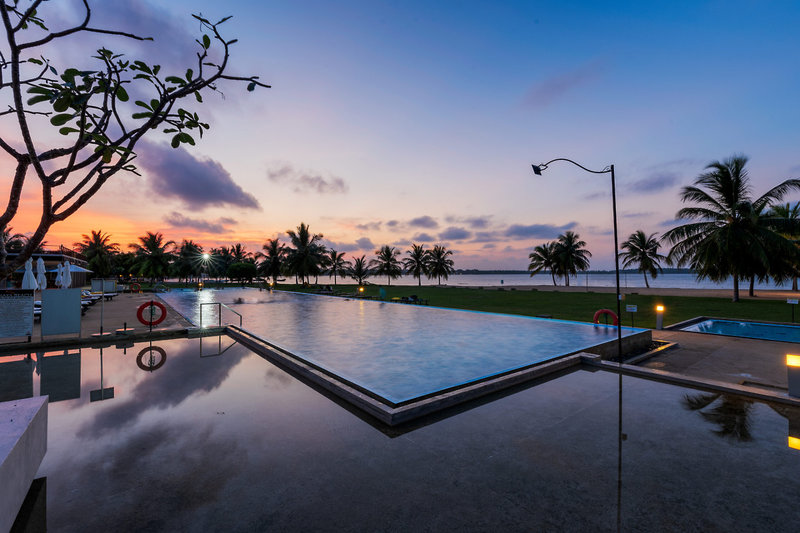 Amaya Beach Pasikudah 13