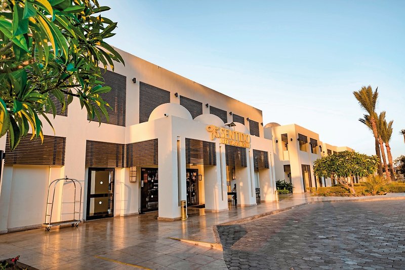 SENTIDO Reef Oasis Senses Resort 16