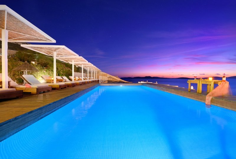 Amazon Mykonos Resort & Spa 4