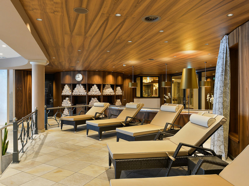 Trofana Royal 11