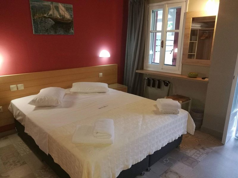 Rouda Bay Beach Hotel 9