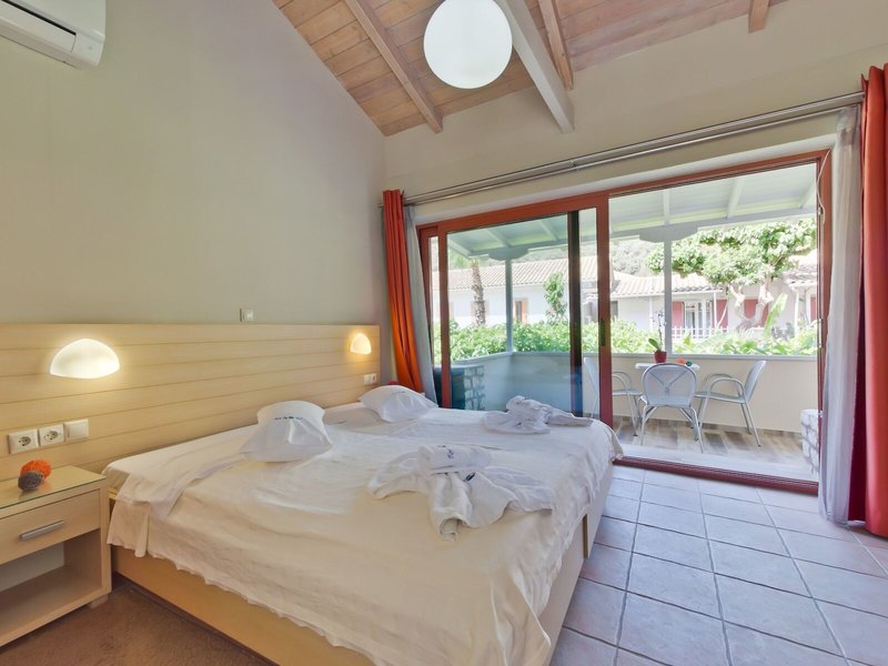 Rouda Bay Beach Hotel 32