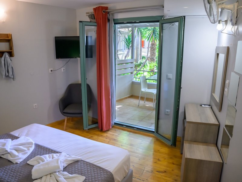 Rouda Bay Beach Hotel 40