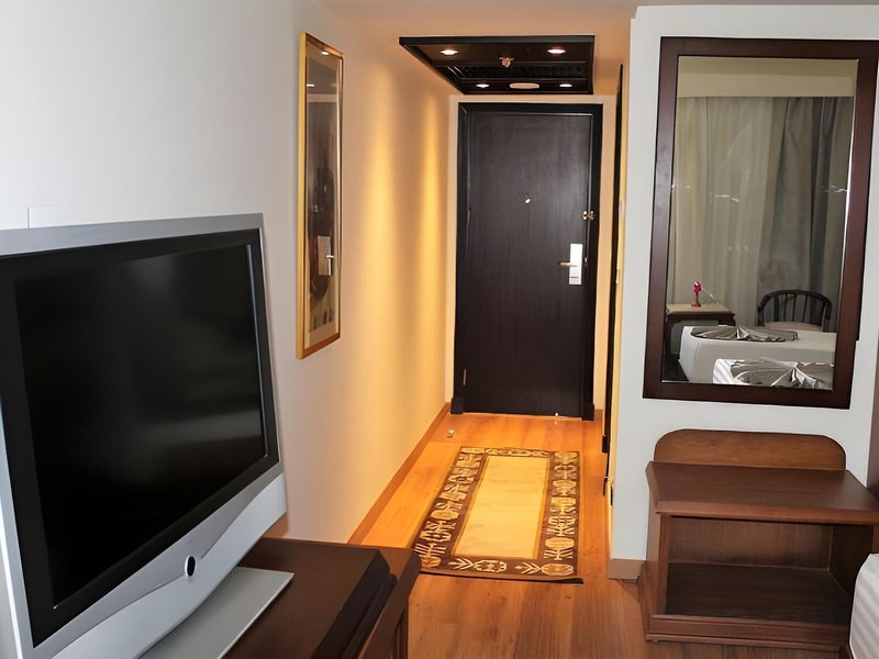 Cleopatra Hotel 9