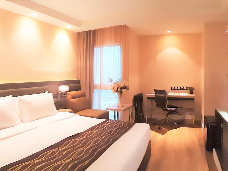 Amora NeoLuxe Hotel 19