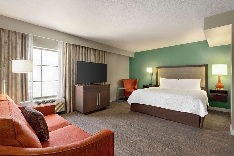 Hampton Inn & Suites New Orleans-Convention Center 4