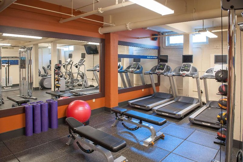 Hampton Inn & Suites New Orleans-Convention Center 5
