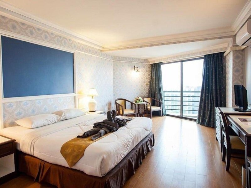 First Pacific Hotel & Convention 9