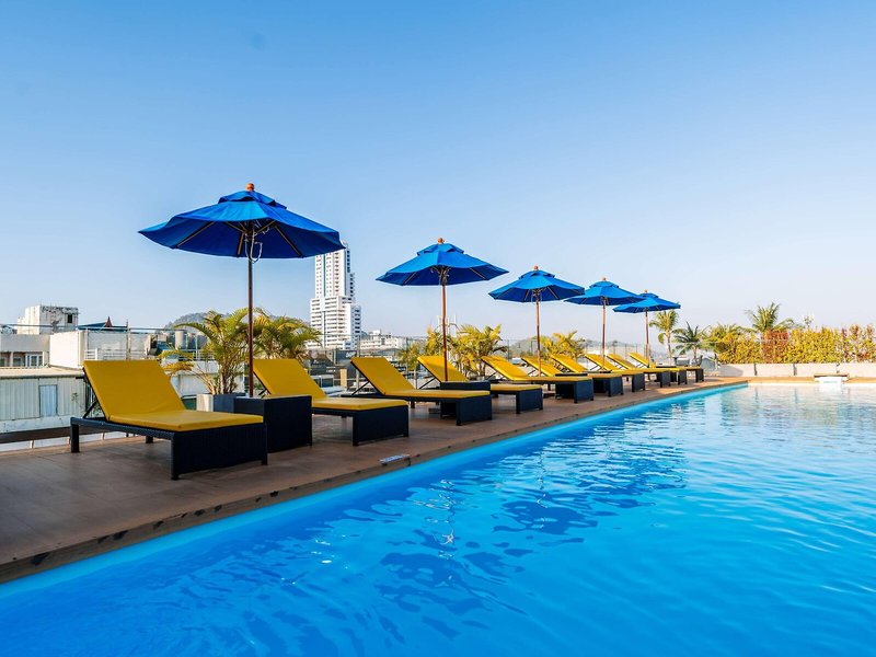 Days Inn by Wyndham Patong Beach 6