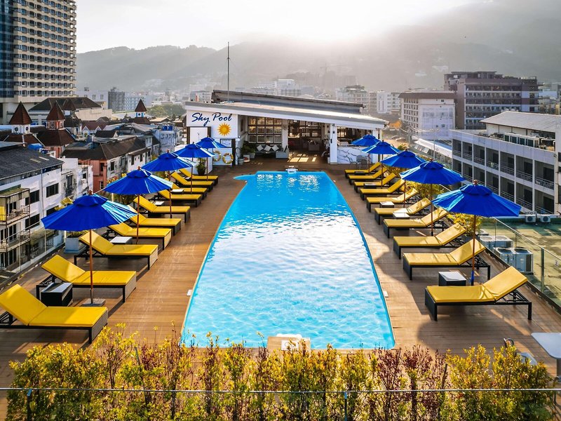 Days Inn by Wyndham Patong Beach 10