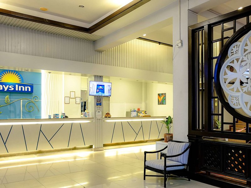 Days Inn by Wyndham Patong Beach 14