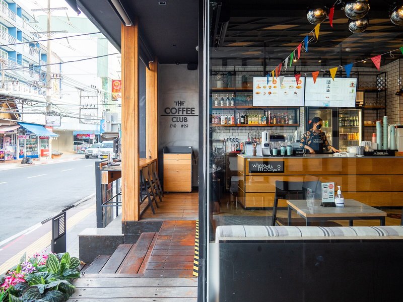 Days Inn by Wyndham Patong Beach 21