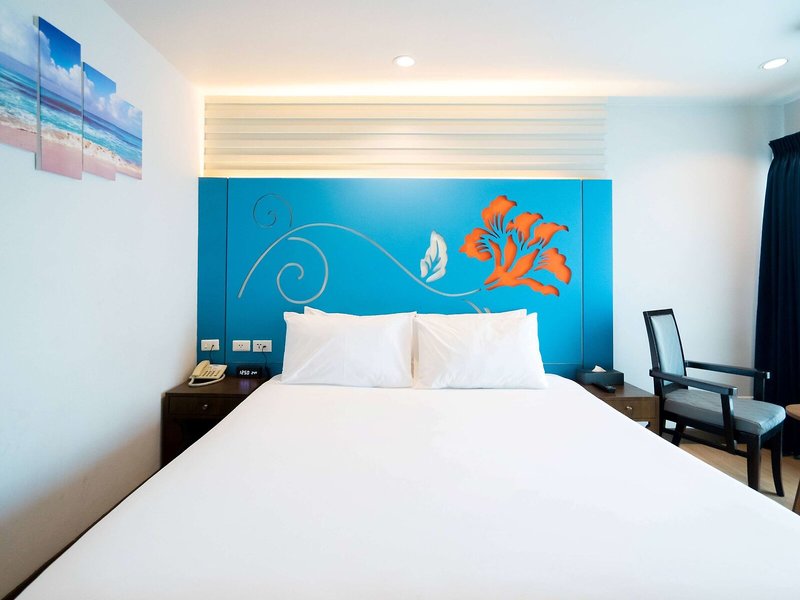 Days Inn by Wyndham Patong Beach 41