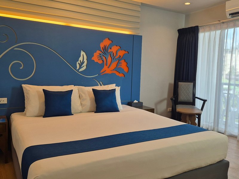 Days Inn by Wyndham Patong Beach 44
