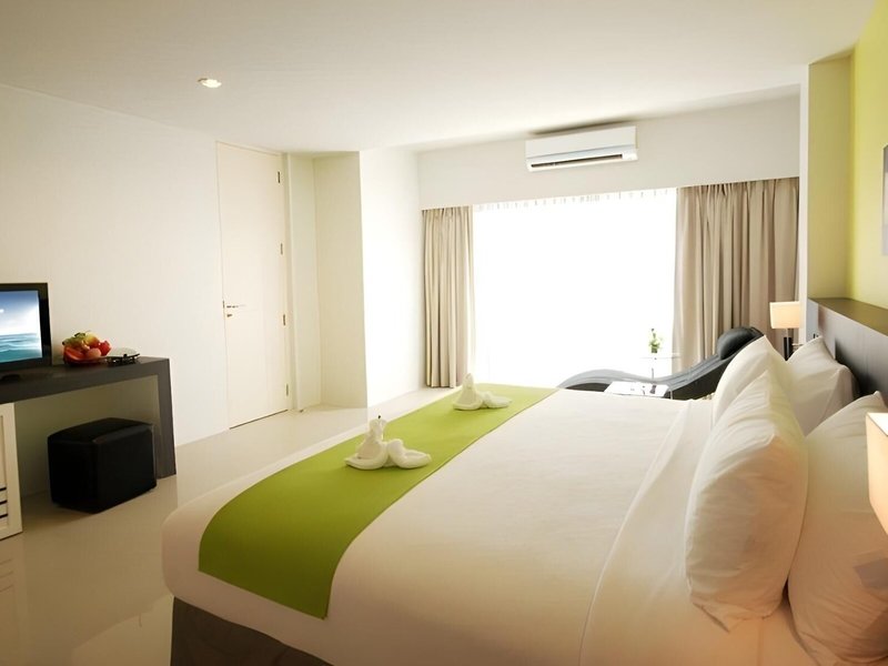 The Lantern Resorts Patong 23