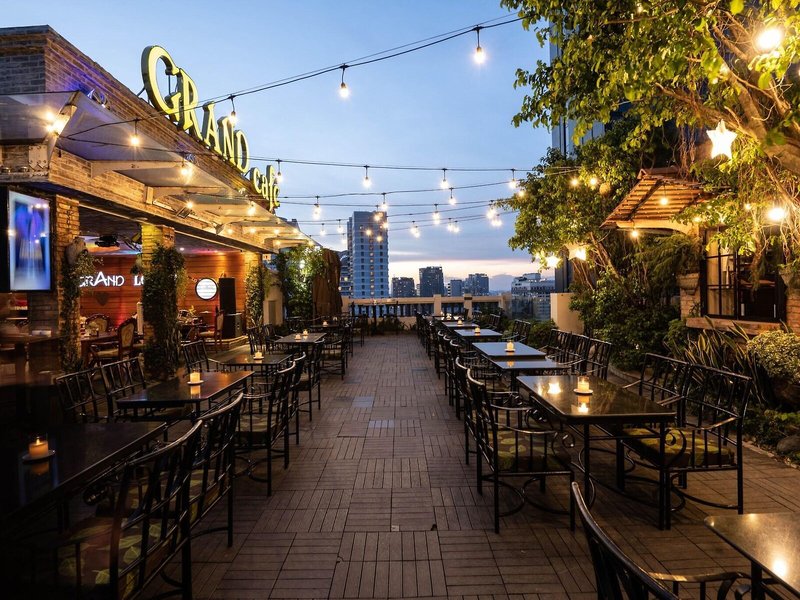 Grand Hotel Saigon 6