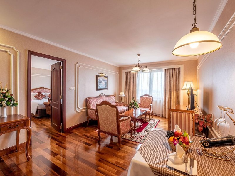 Grand Hotel Saigon 25