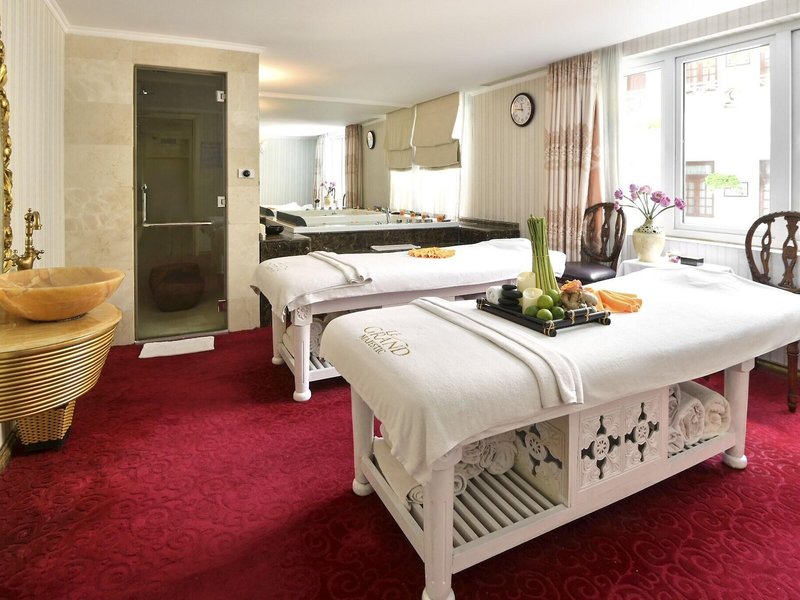 Grand Hotel Saigon 32