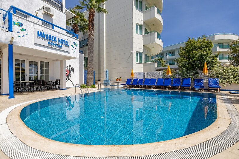 Maxsea Beach Hotel 4