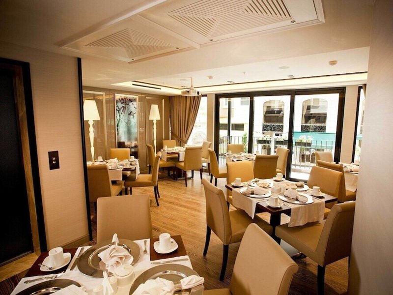 La Villa Hotel 6