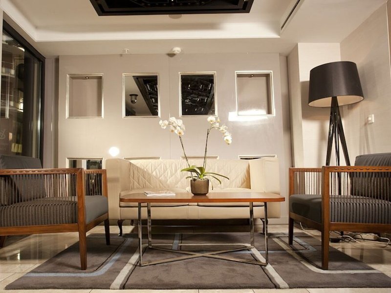 La Villa Hotel 14