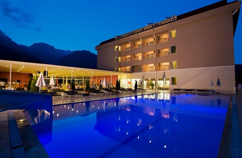 Castle Park Hotel 1