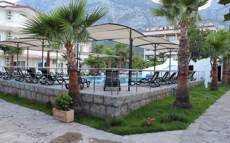 Castle Park Hotel 2