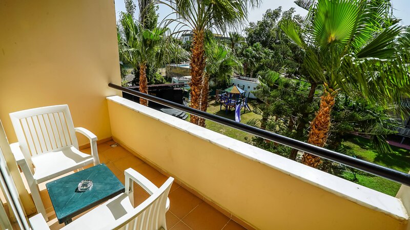 Castle Park Hotel 13