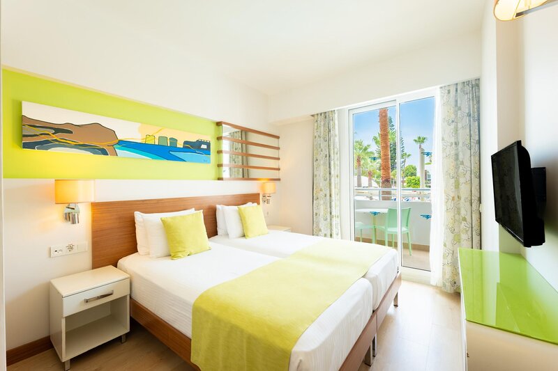 SunConnect Side Resort  40