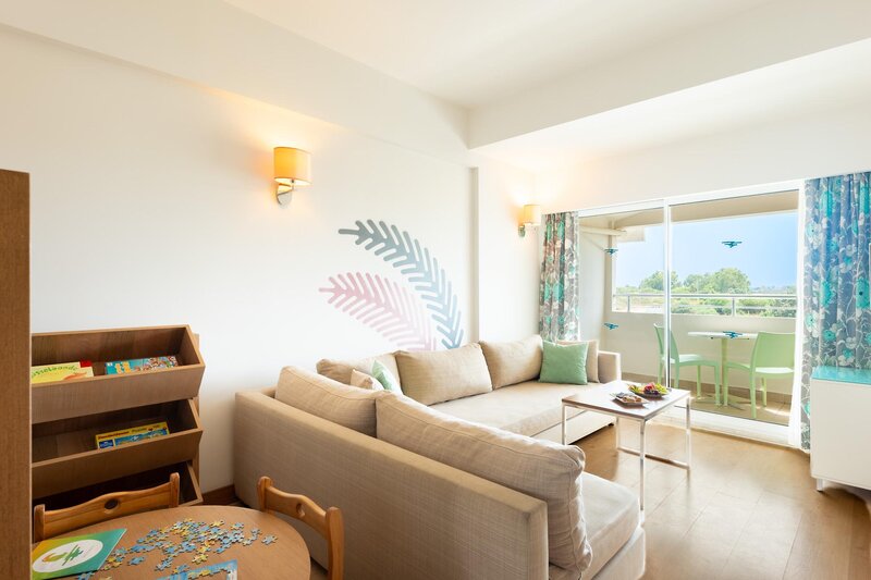 SunConnect Side Resort  41