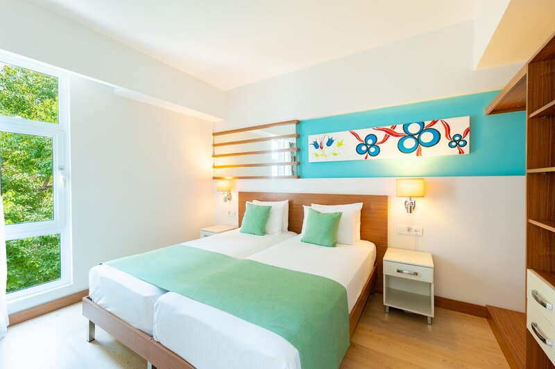 SunConnect Side Resort  45