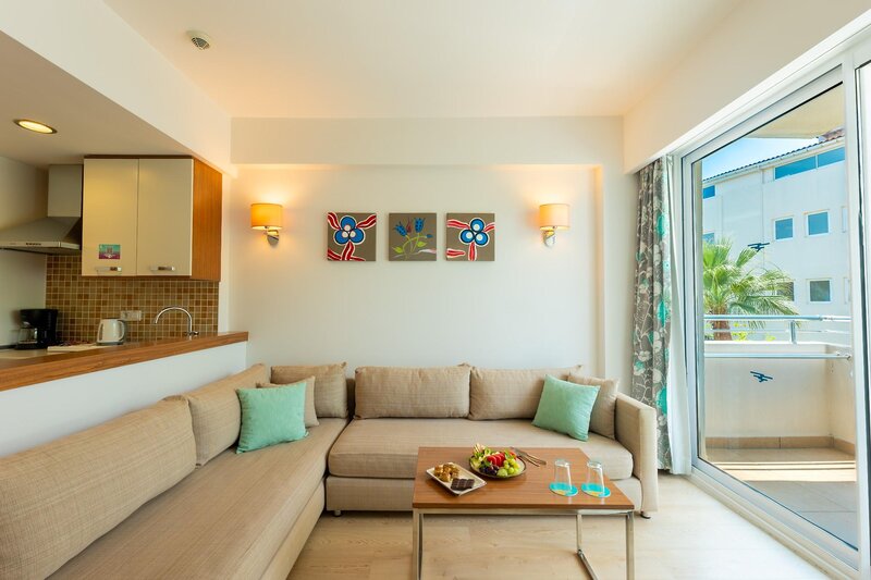 SunConnect Side Resort  46