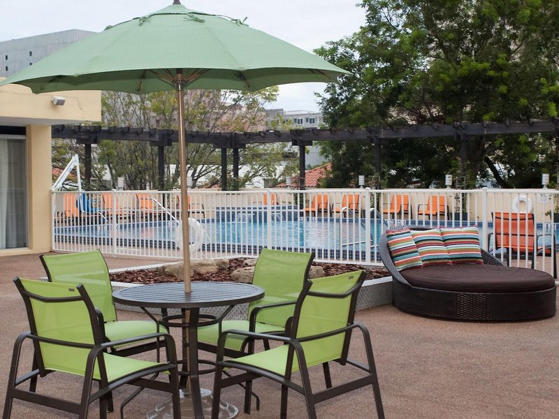 Courtyard Miami Coral Gables 8