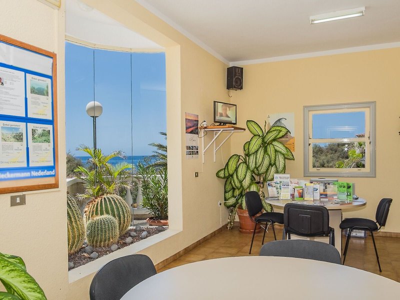 Apartamentos Charco del Conde 10