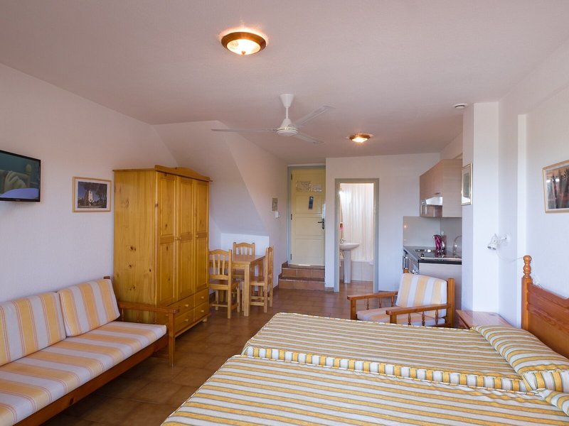 Apartamentos Charco del Conde 14