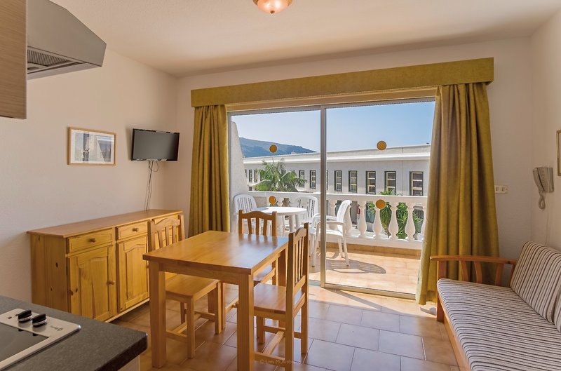 Apartamentos Charco del Conde 8