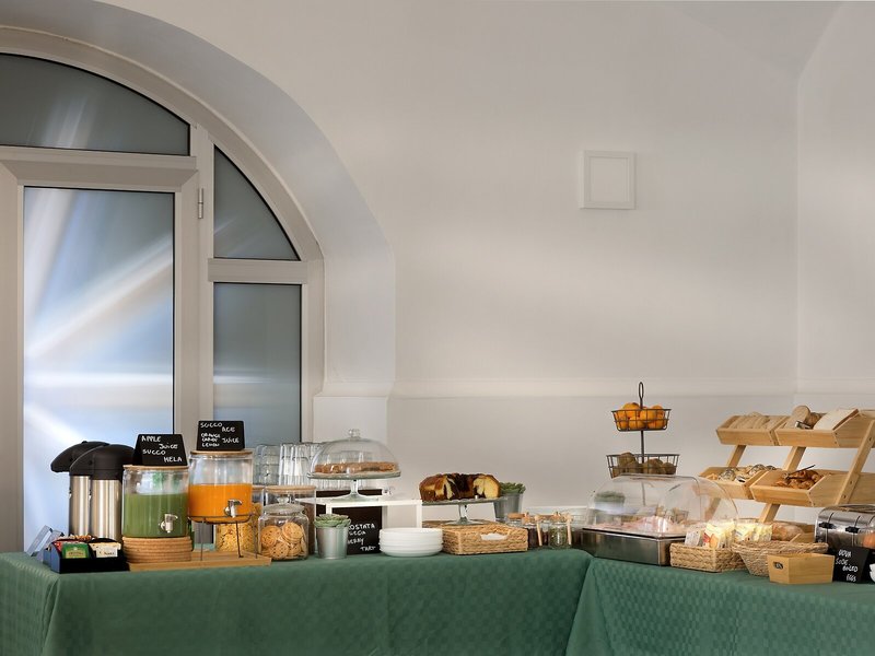 Diamond Hotel 16 - Room Example
