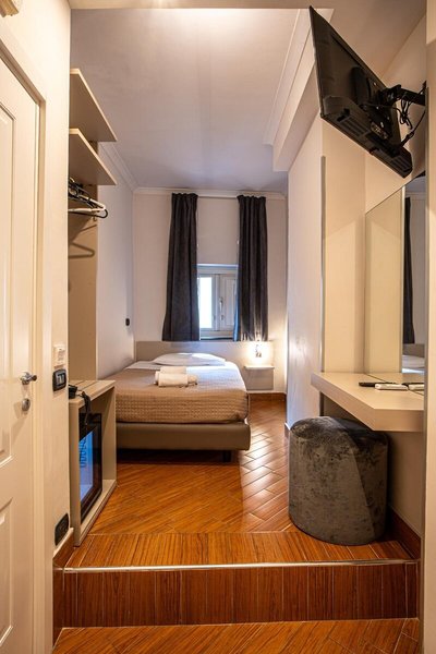Diamond Hotel 27 - Bathroom Example